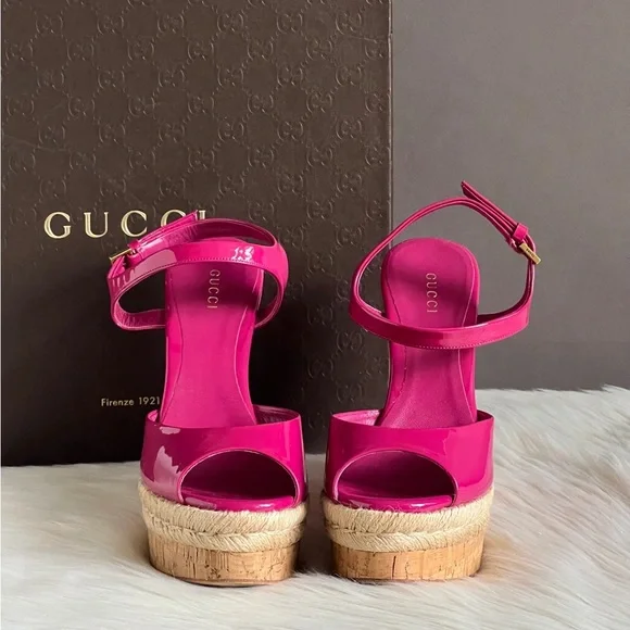 AUTHENTIC GUCCI MONOGRAM HOT PINK SANDALS - Picture 3 of 12